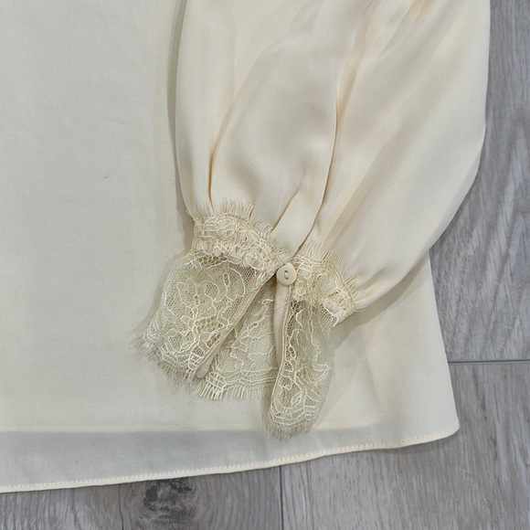 Lace long sleeve top. - Picture 2 of 3